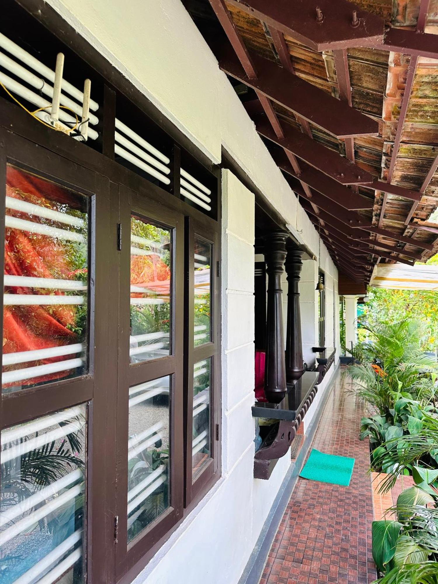 Thoppil Homestay Munnar Extérieur photo