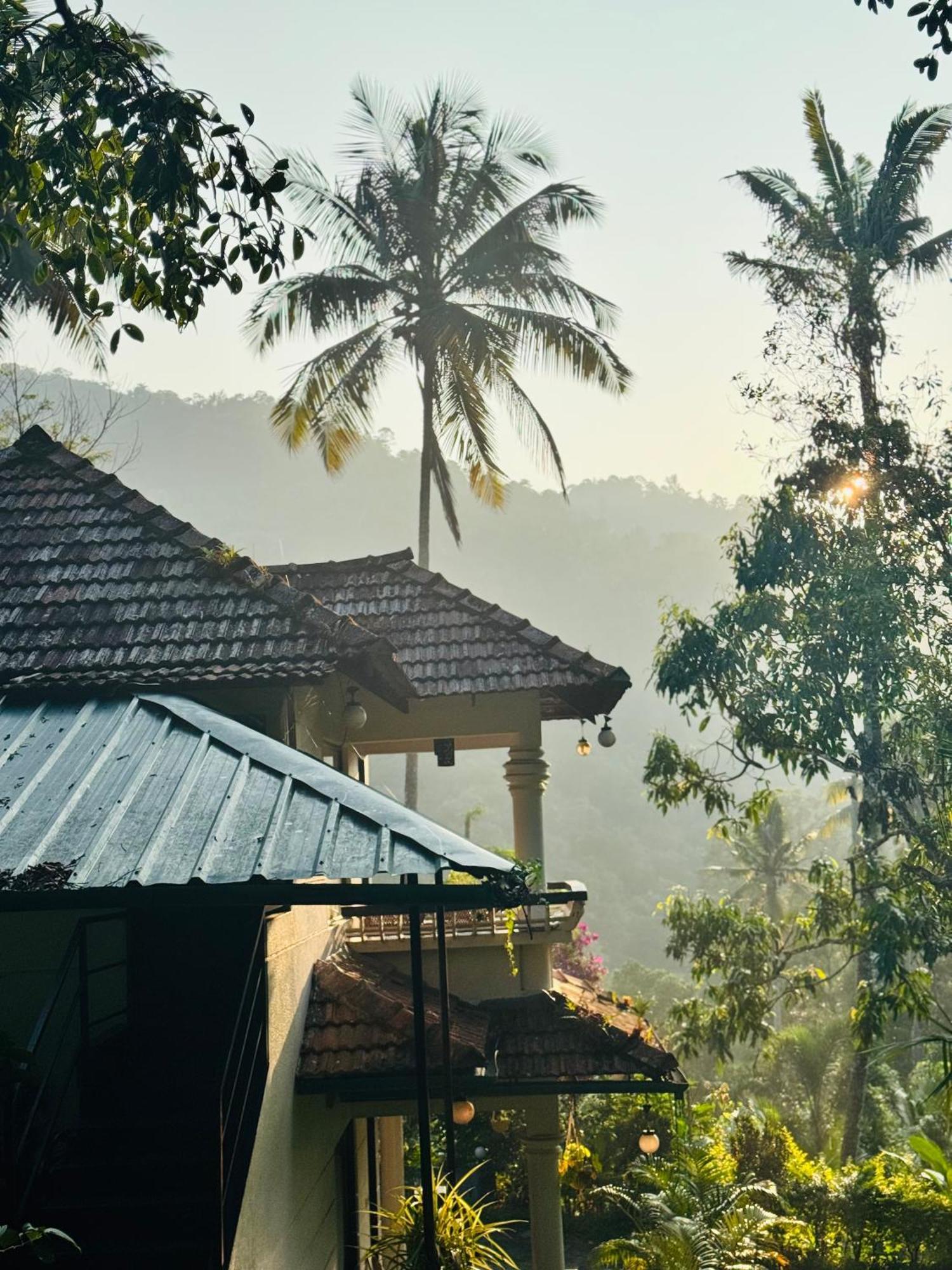 Thoppil Homestay Munnar Extérieur photo