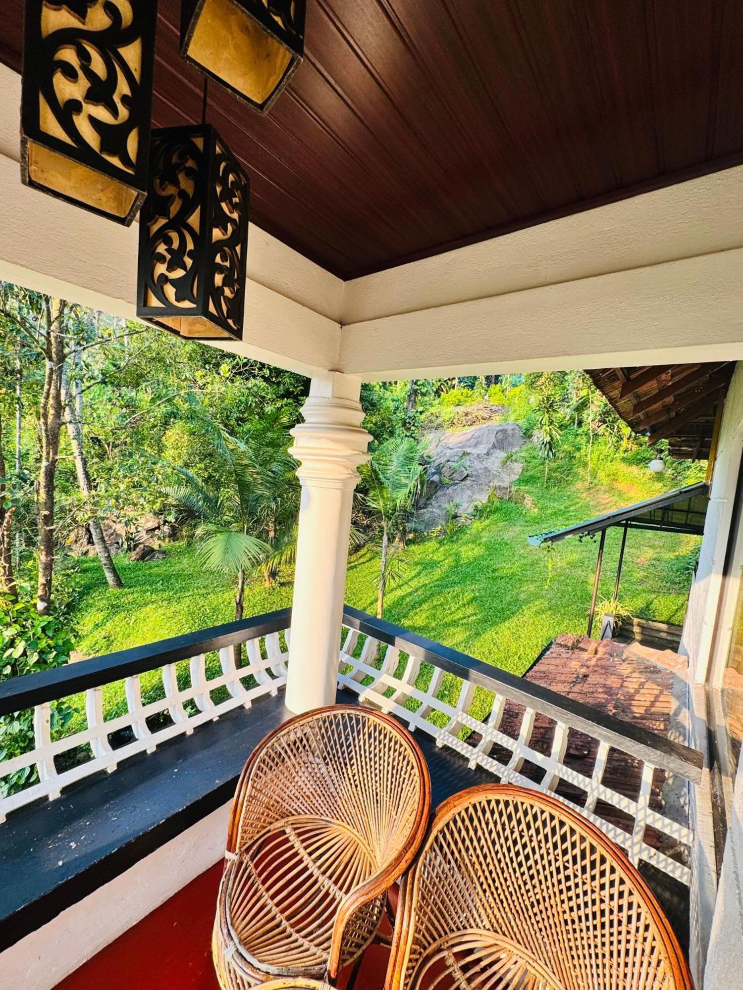 Thoppil Homestay Munnar Extérieur photo